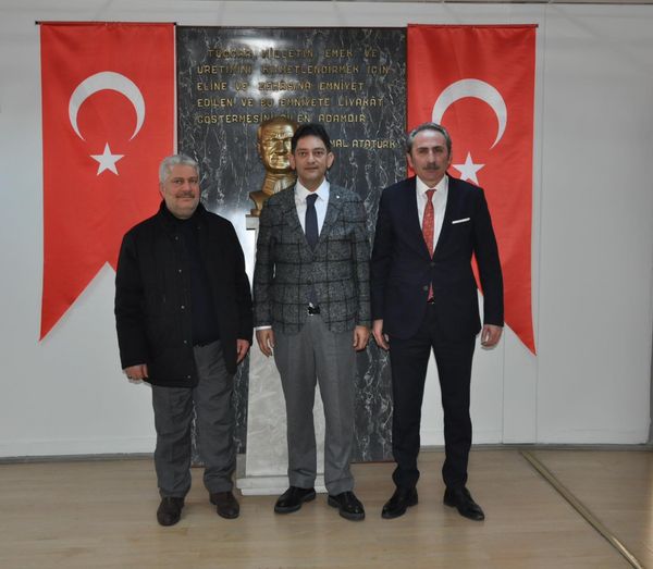 Erzurum Büyükşehir Belediyesi Genel Sekreter Yardımcısı  Ahmet Kılıç Başkan Hakan Oral'ı Ziyaret Etti.