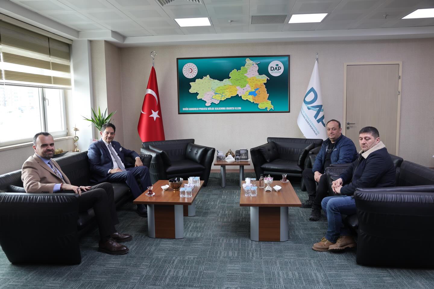 Hakan Oral’dan, Halil İbrahim Güray’a Hayırlı Olsun Ziyareti: İş Birliği Görüşüldü.